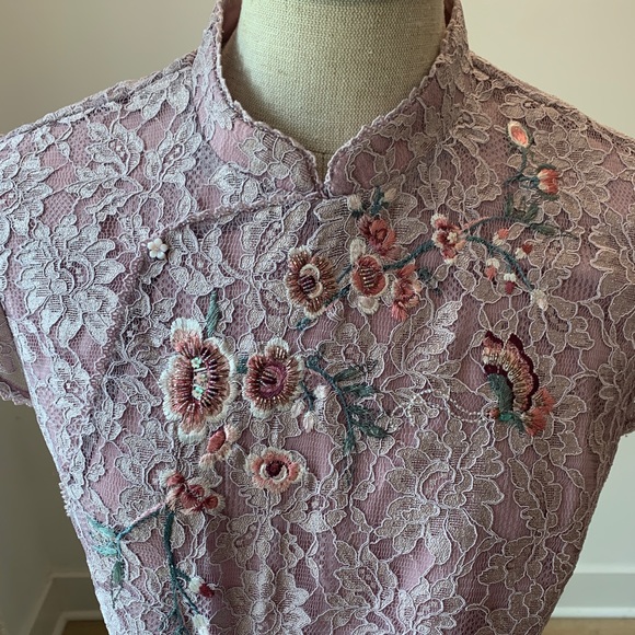 Embroidery top - Picture 2 of 4